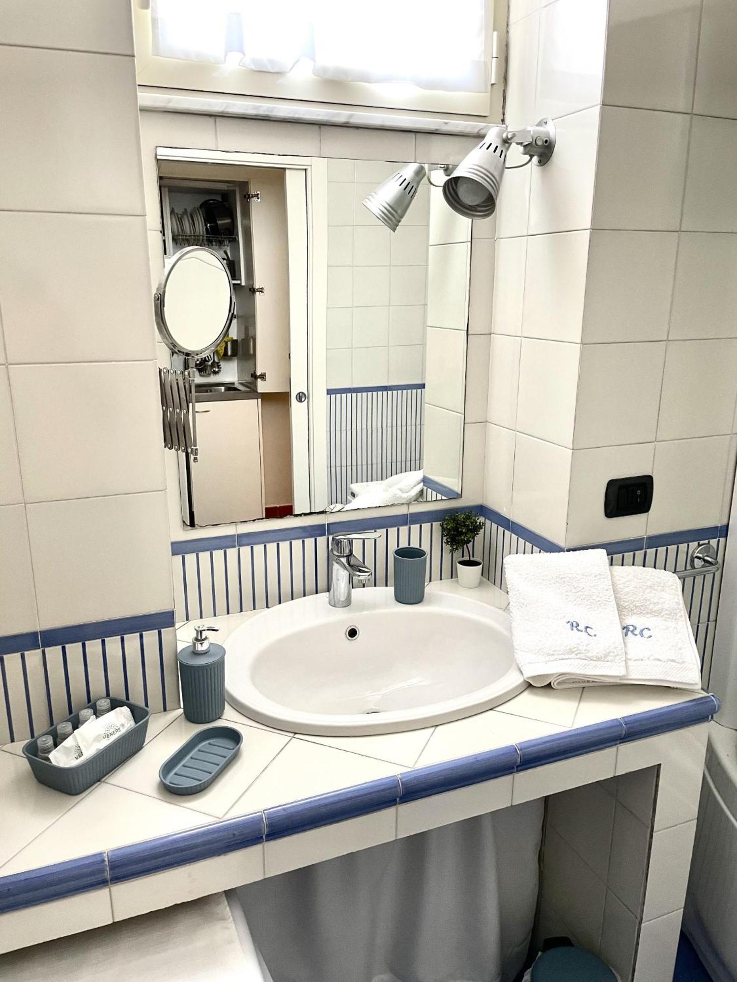Residenza Chiaia Bed & Breakfast Napoli Ngoại thất bức ảnh